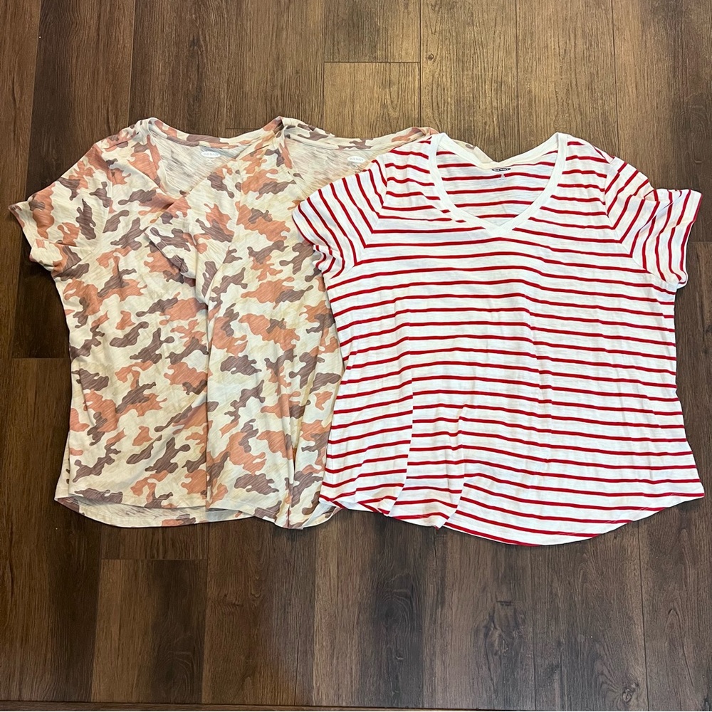 Set of Three Old Navy Women’s EveryWear Printed V-Neck T-Shirt for Women 2X